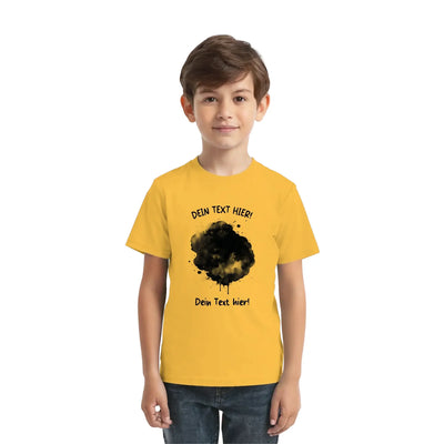 Gelbes kurzarmshirt mit schwarz goldenen splatter grafik und individuellem wunschtext aus der statement-collection