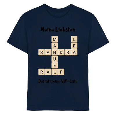 Dunkelblaues baumwoll t shirt mit kreuzwort motiv mehrere artikel statement collection mit den worten sandra ralf und deutsche texte