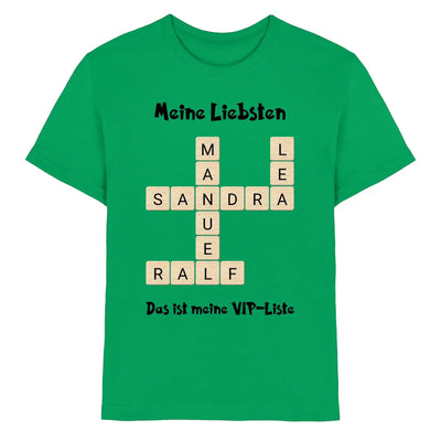 Grünes cotton t-shirt mit kreuzwort-motiv und creamfarbenen buchstaben sandra und ralf in statement-collection
