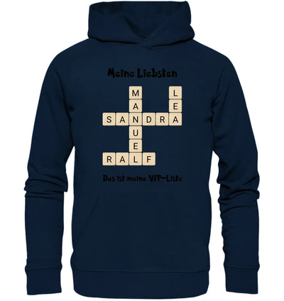 Dunkelblauer hoodie mit kreuzwortmotiv und creamfarbenen buchstabenkacheln mit den worten sandra und ralf