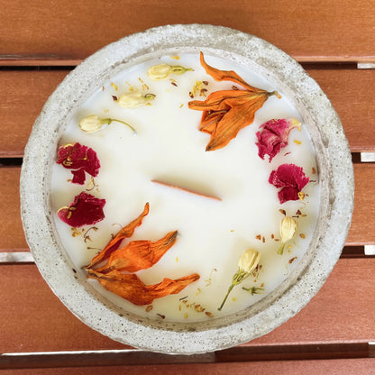 Limitierte Einzelstücke: Outdoor Citronella-Betonkerze „Mugge Schreck“ – Handgemachter Insektenschutz