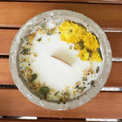 Limitierte Einzelstücke: Outdoor Citronella-Betonkerze „Mugge Schreck“ – Handgemachter Insektenschutz