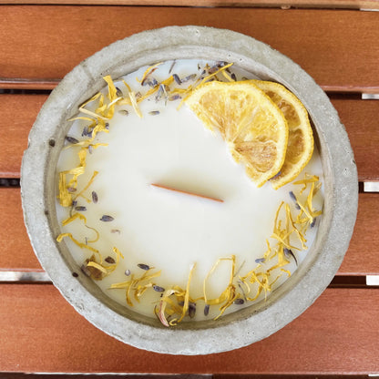 Limitierte Einzelstücke: Outdoor Citronella-Betonkerze „Mugge Schreck“ – Handgemachter Insektenschutz