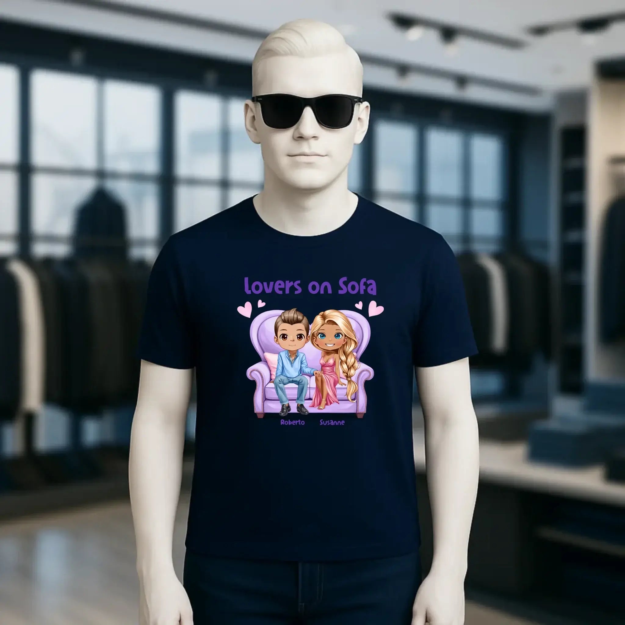 LOVERS ON SOFA diverse Paare • mit Wunschtext • Unisex T-Shirt für Damen & Herren • Bio • personalisiert