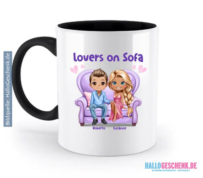 LOVERS ON SOFA (diverse Paare) • mit Wunschtext • zweifarbige Tasse • Exklusivdesign • personalisiert - zweifarbige