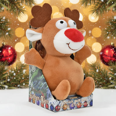 Ein braunes plüsch rentier spielzeug rudolph mit roter nase weißen ohren und herzförmigen geweihen zum nachplappern