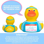 Gelbe gummi-ente im marathon jogging outfit mit blauem stirnband und hallo geschenk jersey