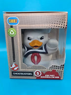 Weiße gummiente als stay puft marshmallow man von ghostbusters mit gelbem schnabel roter krawatte pvc sammlerente