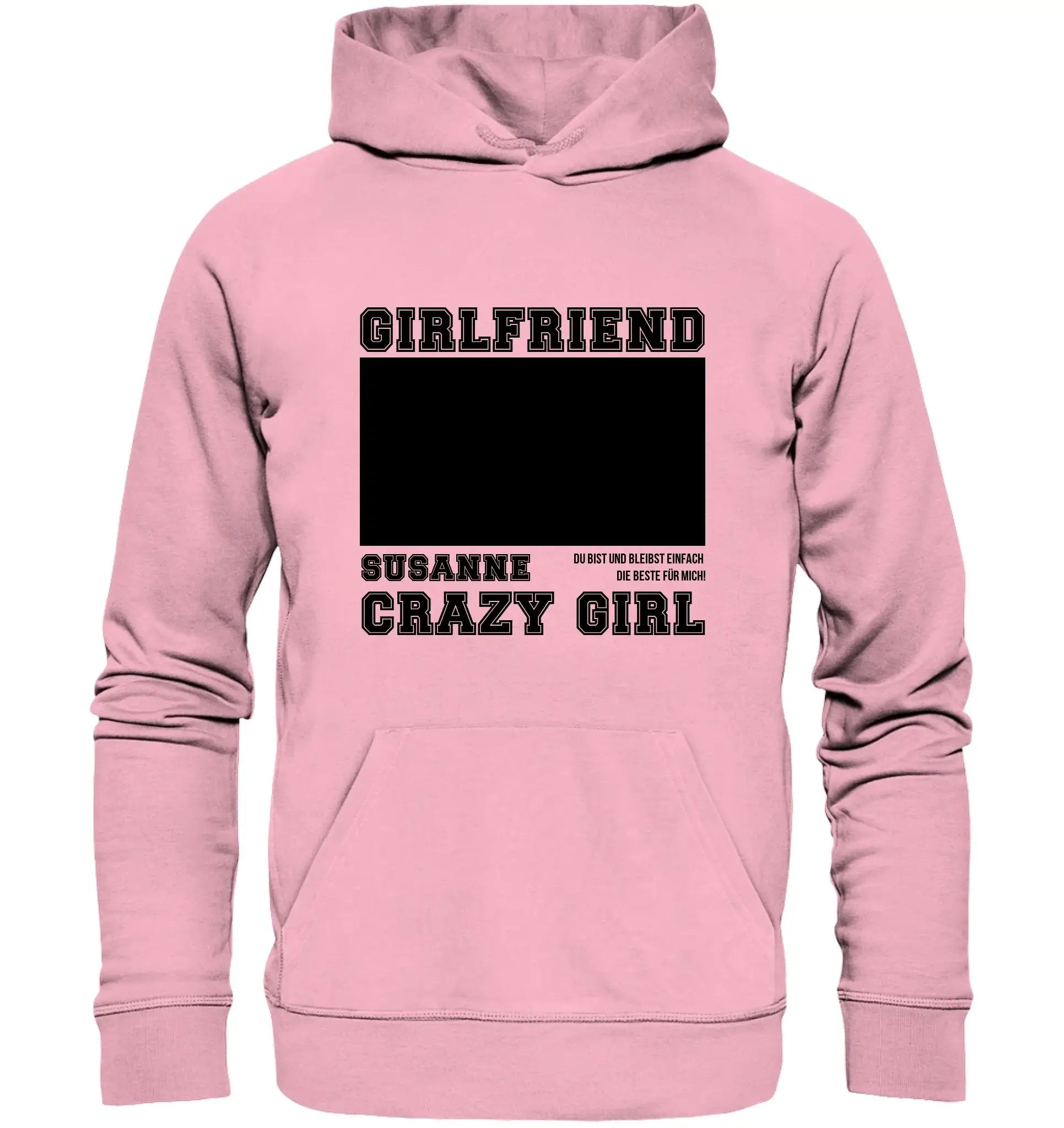 Ein weiches pinkes hoodie mit schwarzem print statement girlfriend und susanne crazy girl aus der statement collection