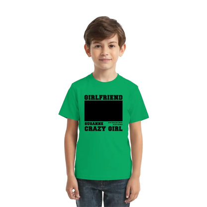 Grünes kurzarmshirt mit schwarzem text und leerem rechteck für individuelle gestaltung aus der statement-collection