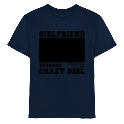 Navy blaue baumwoll t shirt mit schwarzem print girlfriend crazy girl und leerem feld zum personalisieren aus statement collection
