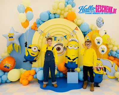Gelb blaue minions party backdrop mit luftballons banner und deko für minions xxl ballons von mel ron und tim