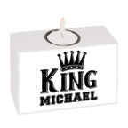 Weißer rechteckiger teelichthalter mit schwarzem king michael design und eingebettetem tealight 13x9x5 cm