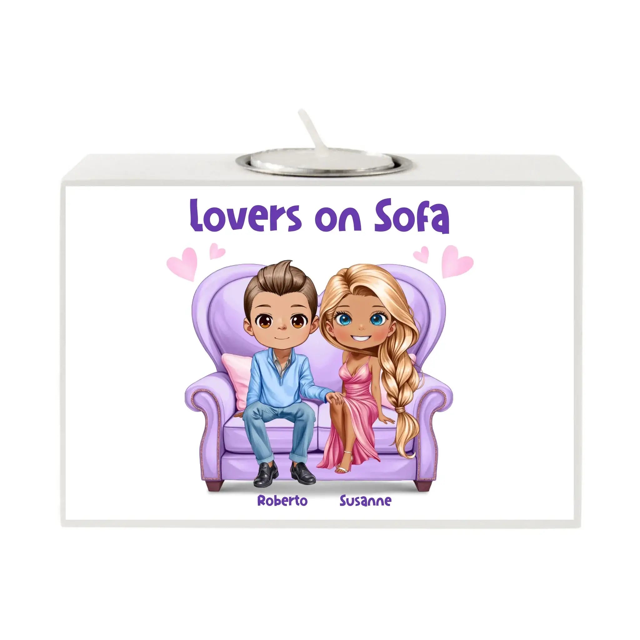 Weißer rechteckiger motiv-teelichthalter mit cartoonpaar roberto und susanne auf lila sofa lovers on sofa text