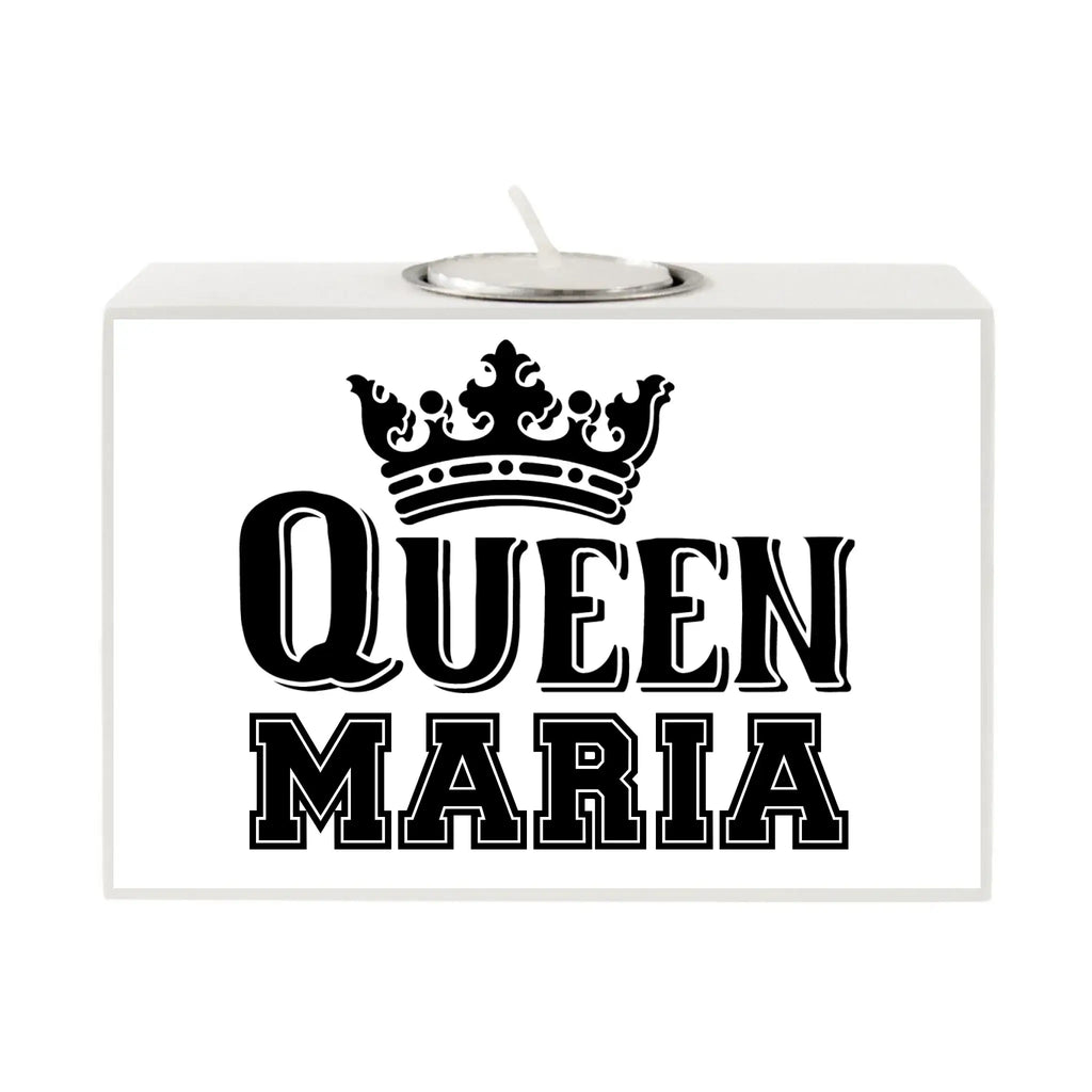 Weißer rechteckiger teelichthalter queen maria mit schwarzem text krone und silberner teelichtschale oben