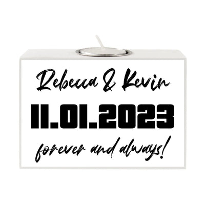 Weißes rechteckiges motiv-teelichthalter aus keramik mit silberner teelichtfassung und schwarzer gravur rebecca & kevin 11.01.2023 forever and always