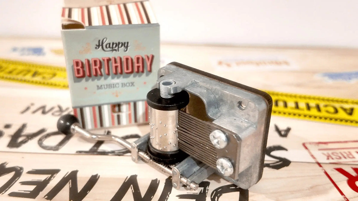 Spieluhr happy birthday to you vintage silber musikdose mit transparentem gehäuse und sichtbaren getrieben