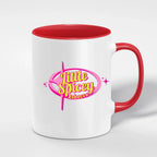 Weiße keramik tasse mit rotem griff und innenbereich mit pink-gelbem little spicey rebecca logo, spülmaschinenfest