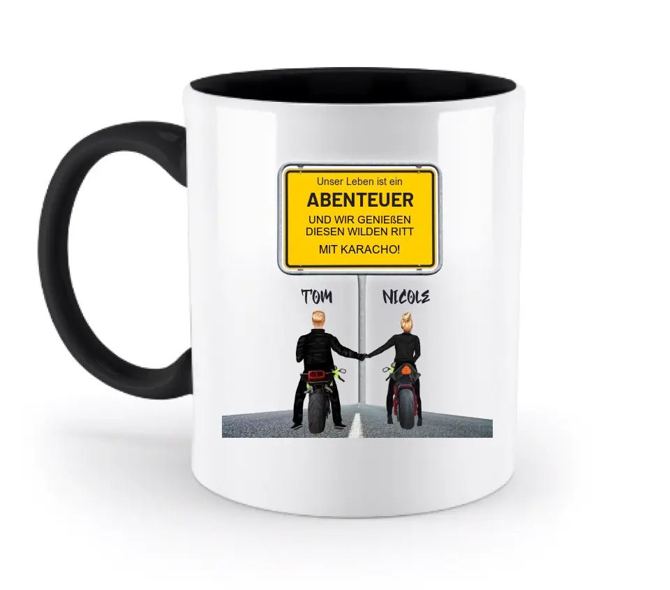 Ortsschild-Designer mit Motorrad-Couple • zweifarbige Tasse