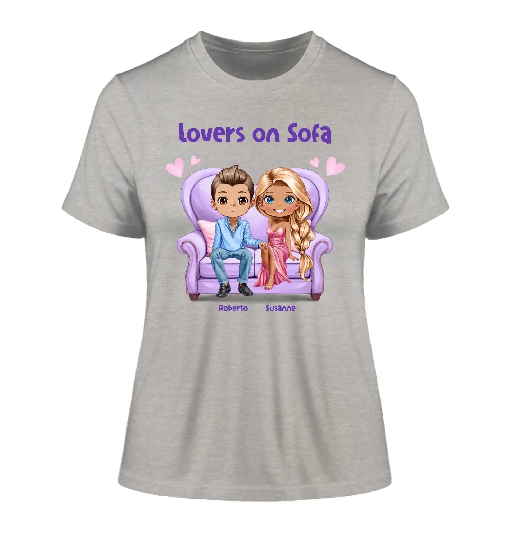 Paar-Design: Lovers on Sofa mit Geschlechtswahl • (2-4 personalisierbare Figuren) - Damen T-Shirt (Fitted) • Bio