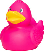 Eine quietsche-ente wings in pink mit besonderer federoptik und gelbem schnabel für badezeitspaß