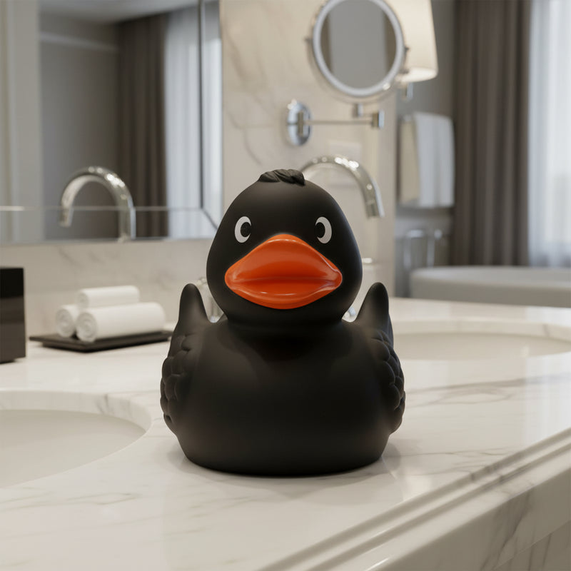 Schwarze Quietscheente mit bright orange beak und weiß eyes in quietsche-ente wings schwarz mit special feather look