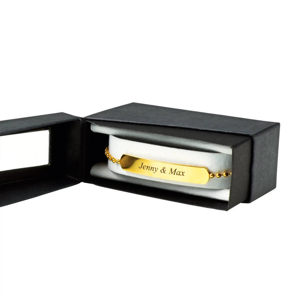 Goldfarbenes graviertes armband mit kugelkette in eleganter schwarzer geschenkbox schmuck geschenkbox für armband