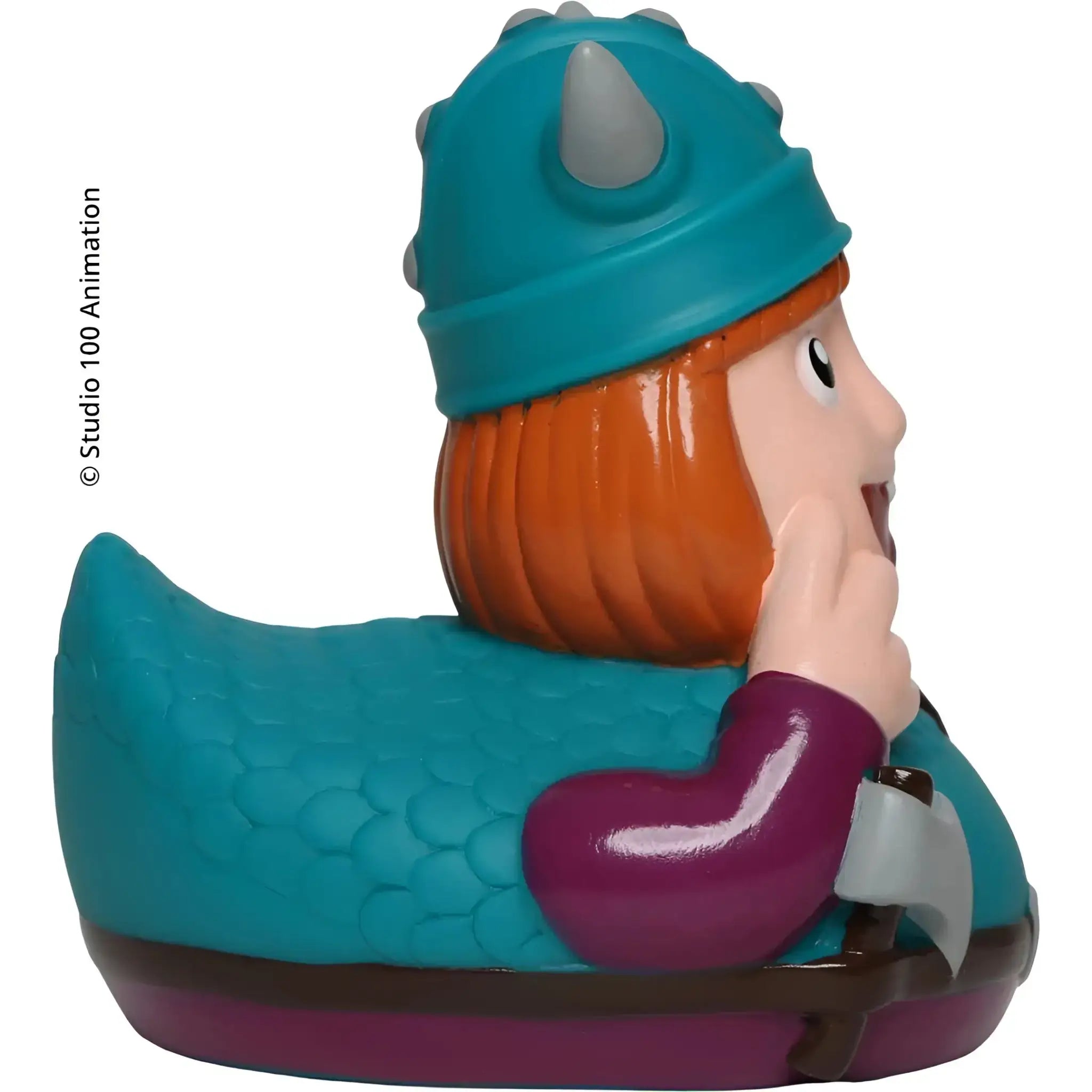 Petrolfarben und lila gummiente mit orangen haaren und Petrolfarben wikingerhelm mit grauen spikes hält eine axt schnabels badeente wickie