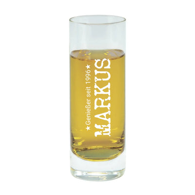 Klare glas tumbler mit goldenem schnaps und gravur genießer seit 1996 markus personalisiertes schnapsglas set