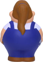 Blaue und weiße overalls an schrauberin berta anti stress quetsch figur mit braunen pferdeschwanz von hinten