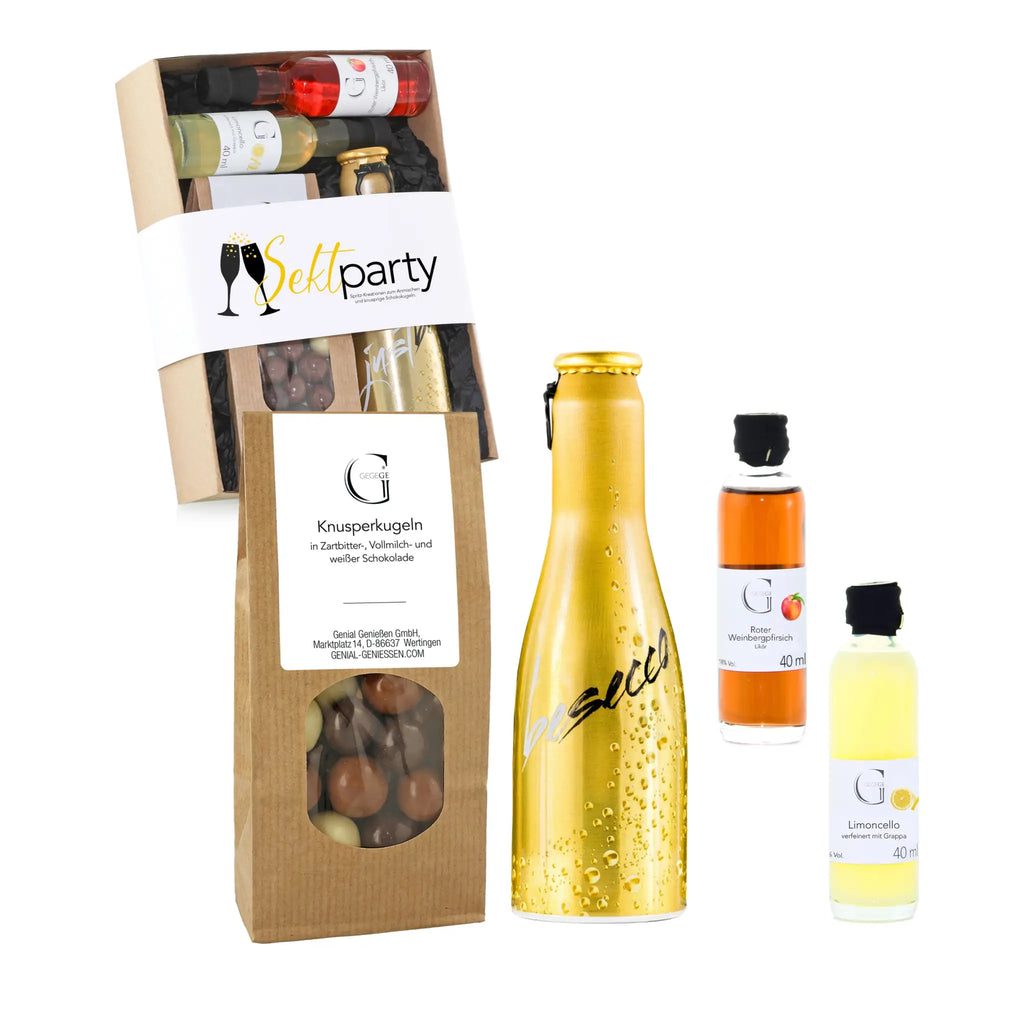 Goldfarbene sektflasche mit funkelndem finish und eleganter kursiver schrift im sektparty geschenkset