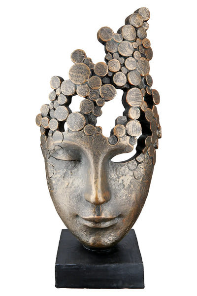 Bronze kunstharz gesichtsskulptur female mask mit strukturierter oberfläche und kreisförmigen haarenelementen auf schwarzem sockel