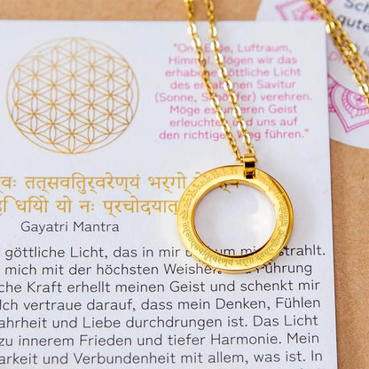 Spirituelle Kette | vergoldet | Gayatri Mantra Gravur