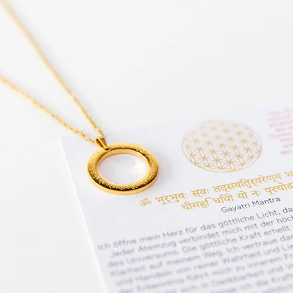 Spirituelle Kette | vergoldet | Gayatri Mantra Gravur