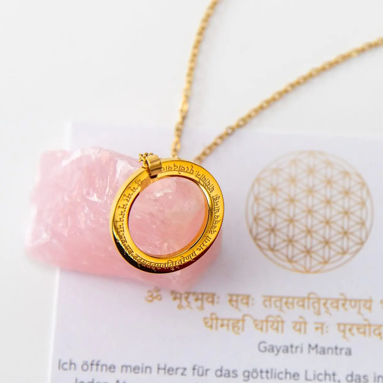 Spirituelle Kette | vergoldet | Gayatri Mantra Gravur