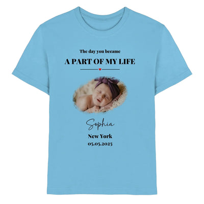 Hellblaues baumwollshirt mit babyfoto und Text day you became part von my life für sophia new york 05.05.2025