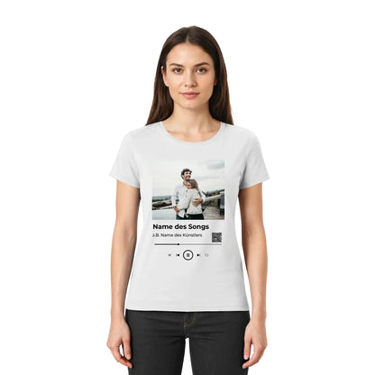 Weißes damen t-shirt mit fotodruck eines paars im spotify player design aus der statement collection