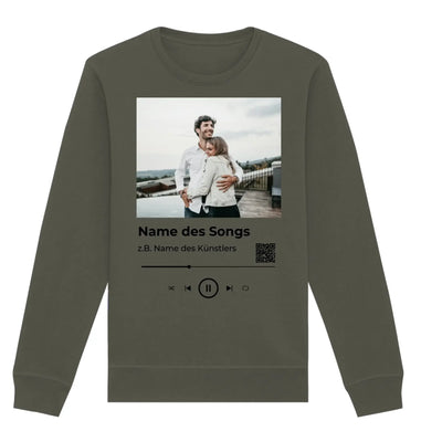 Olivegrüner langarm sweatshirt mit fotodruck zweier menschen im musikplayer-design aus der spotify fotomotiv kollektion