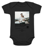 HalloGeschenk.de front-organic-baby-bodysuit-272727-1116x