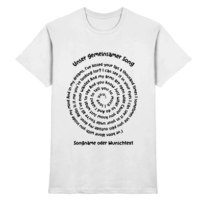 Weißes baumwollshirt mit schwarzem spiralförmigem text und dem titel unser gemeinsamer song aus der statement-collection