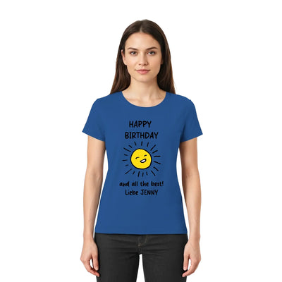 Blaues kurzarmshirt mit gelbem lachsonnendesign und schwarzem text happy birthday und liebe jenny aus der spotify-motiv 2 statement-collection