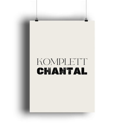 Minimalistisches beige poster mit personalisiertem text komplett und chantal in fetter schwarzer schrift mit distressed effekt