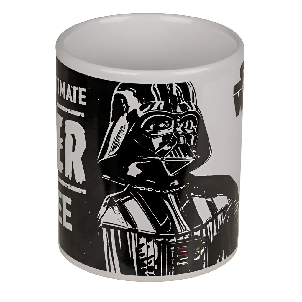 Weiße keramik tasse mit schwarz weiß grafik von darth vader und text ultimate dark side coffee star wars lizenzprodukt