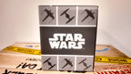 Schwarze und graue star wars tasse mit silhouetten von tie fighters und darth vader design offiziell lizenziert
