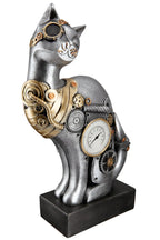 Steampunk figur katze aus kunstharz in silber und messing mit uhrwerk, zahnrädern und goggles von gilde
