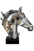 Steampunk figur pferd aus kunstharz in silber mit messingzahnrad und mechanischen details von gilde