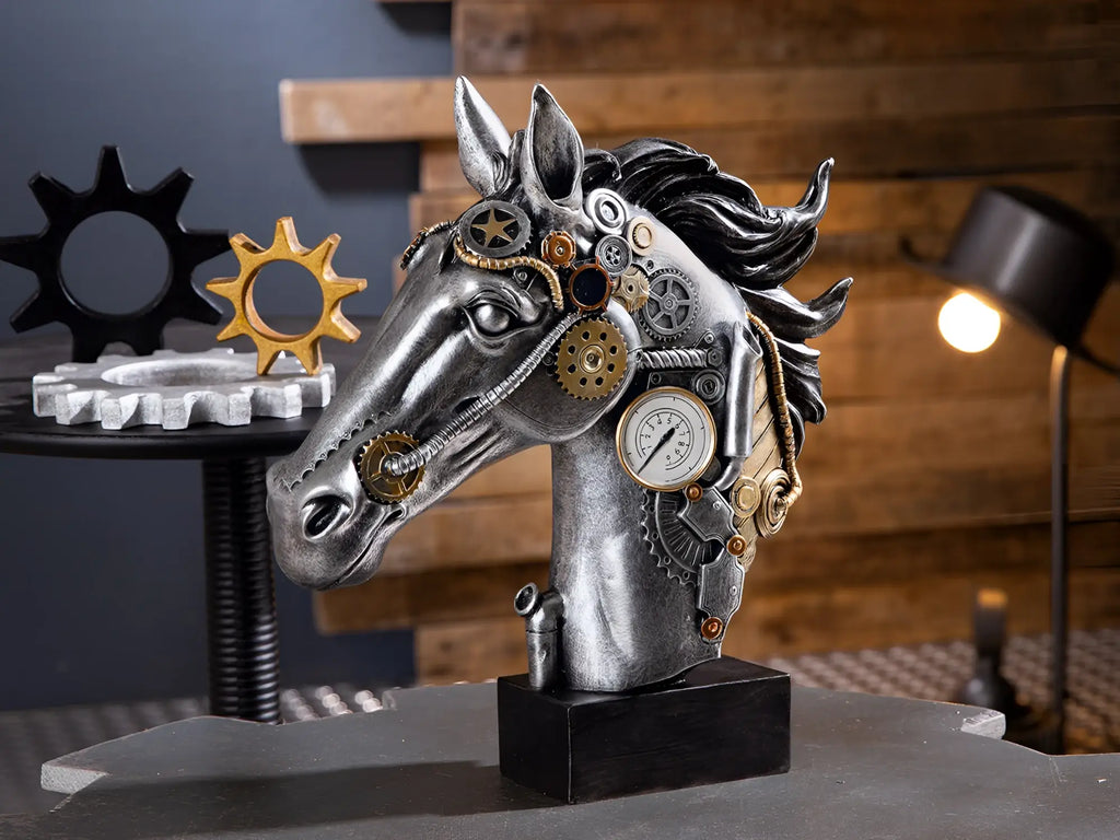 Steampunk figur pferd horse aus kunstharz mit silbernen und messingfarbenen zahnrädern und schwarzer mähne
