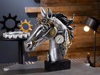 Steampunk figur pferd horse aus kunstharz mit silbernen und messingfarbenen zahnrädern und schwarzer mähne