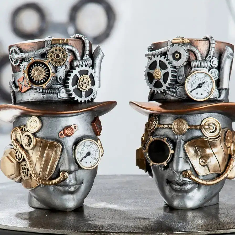 Steampunk-inspirierte Metallgesichts-Skulpturen mit kunstvollen Zahnrädern, Reglern und Kupferakzenten.
