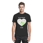 Schwarzes baumwoll-t-shirt mit herzförmiger straßenkarte, rotem punkt und weißem text von der statement-collection